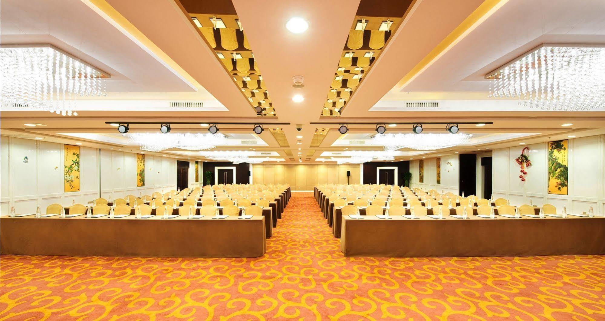 Golden Eagle Summit Hotel Downtown Nanjing  Eksteriør bilde